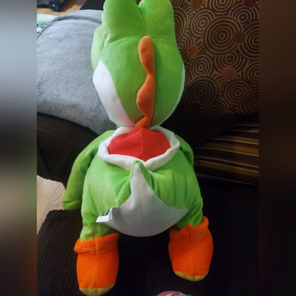 Nintendo super mario Yoshi 20" Plush Hideaway Shell - Picture 6 of 7